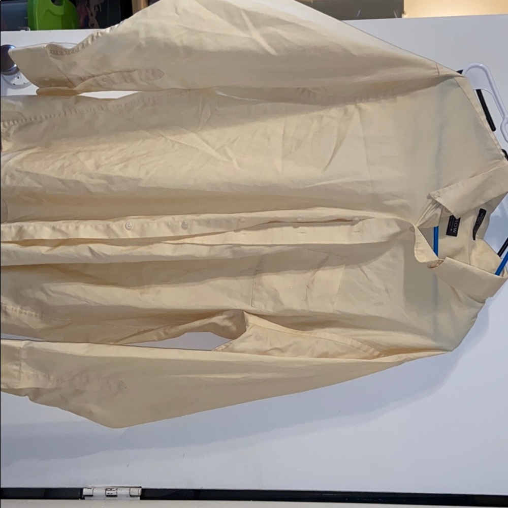 Longe sleeve button down